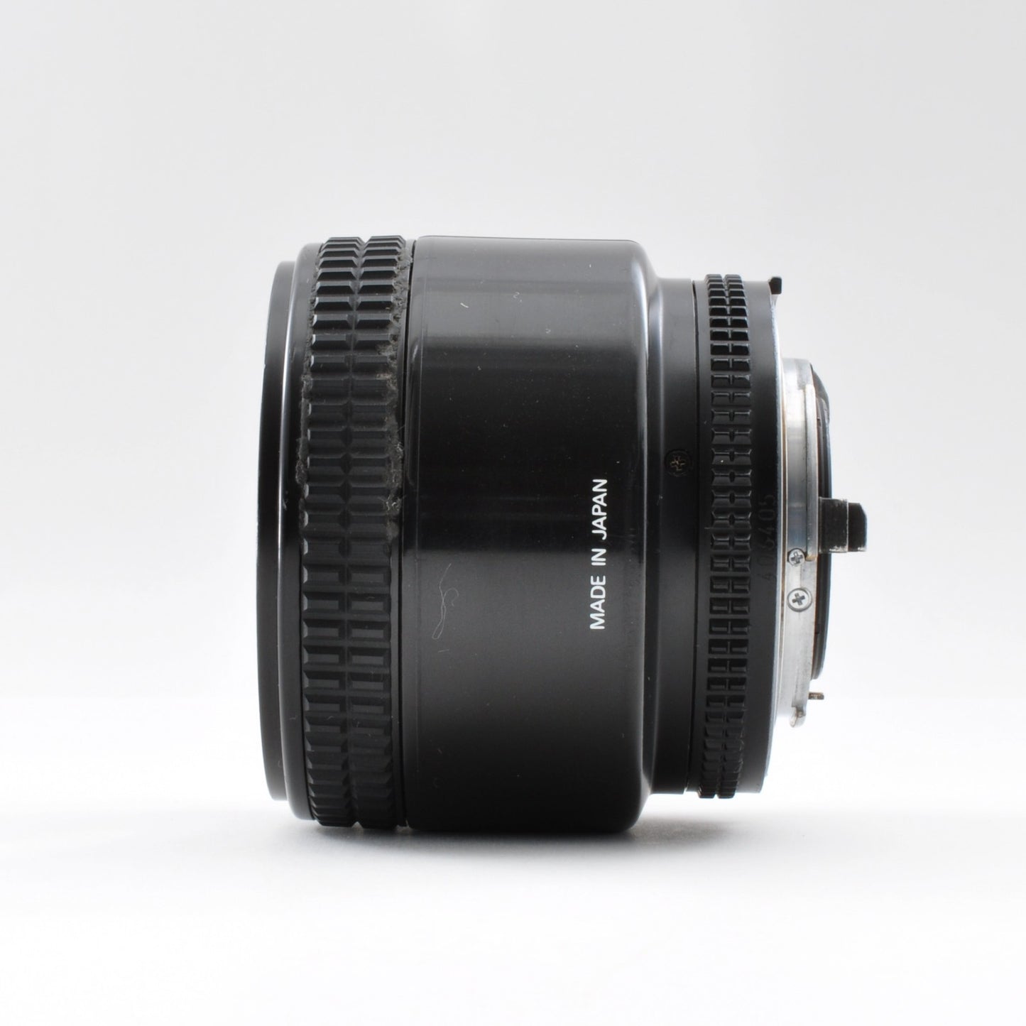 Nikon AF Nikkor 85mm F/1.8 D Portrait Lens w/Hood Excellent+++++ From Japan 0240