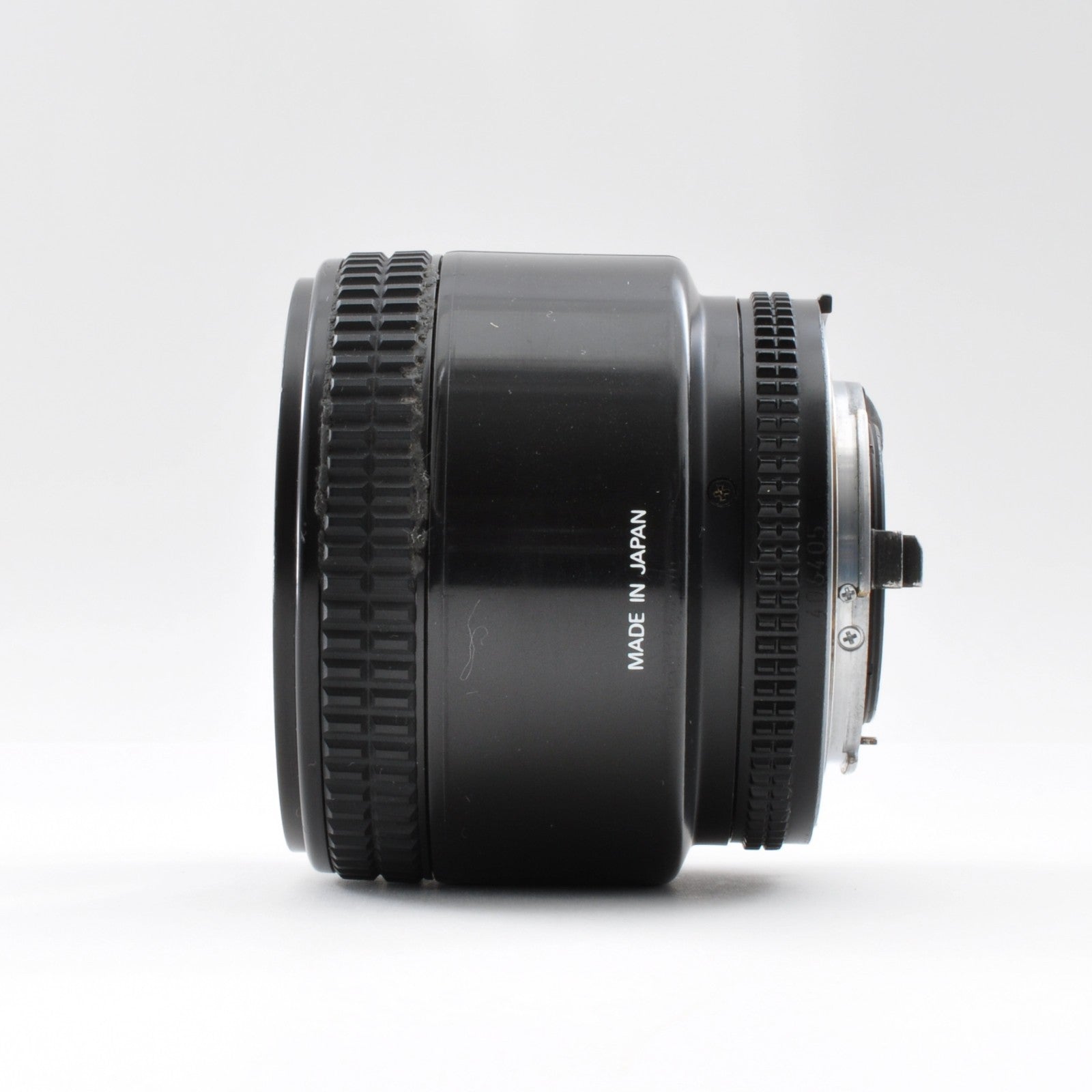 Nikon AF Nikkor 85mm F/1.8 D Portrait Lens w/Hood Excellent+++++ From Japan 0240