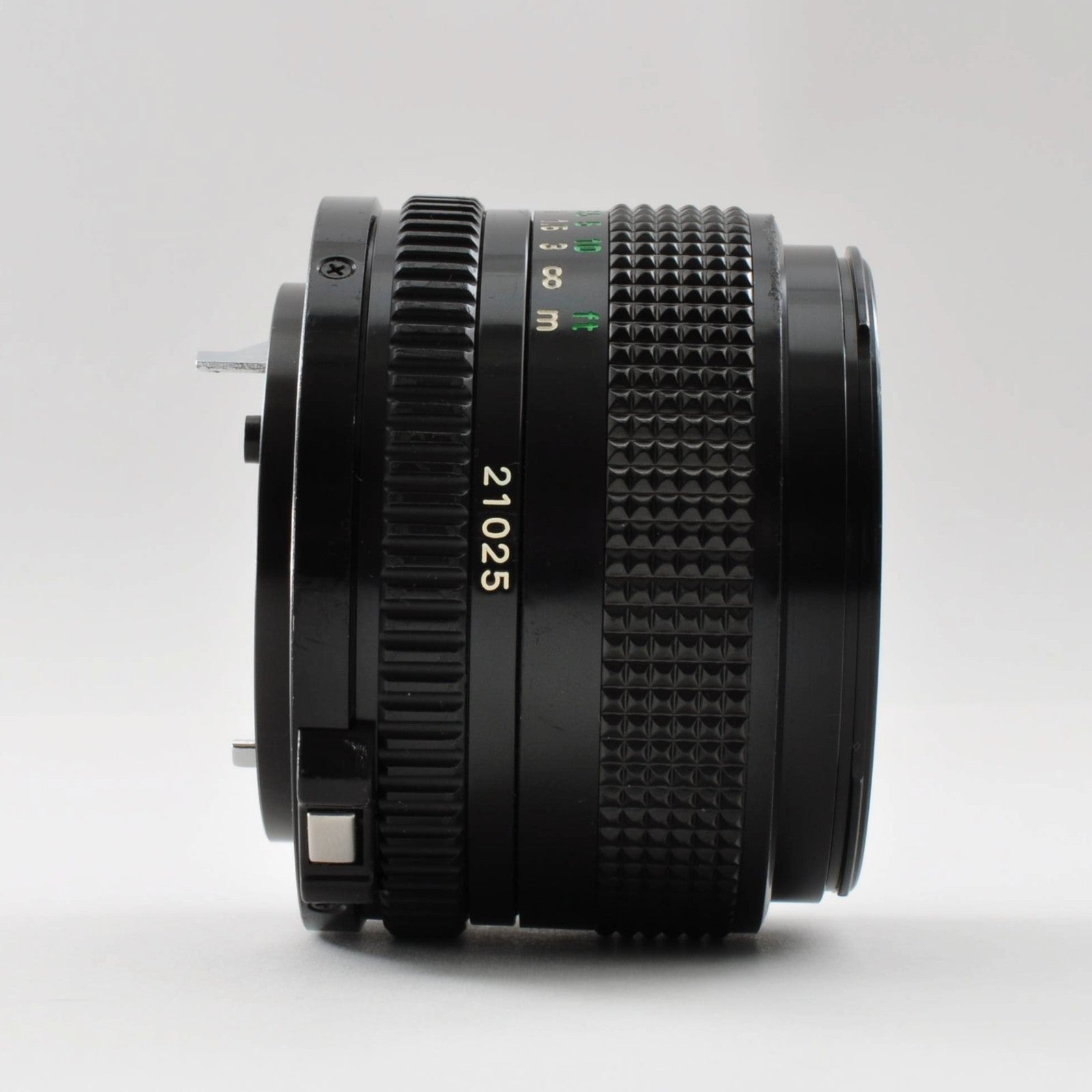 Canon NEW FD NFD 28mm f/2.8 MF Wide Angle Lens Near Mint From Japan 0307