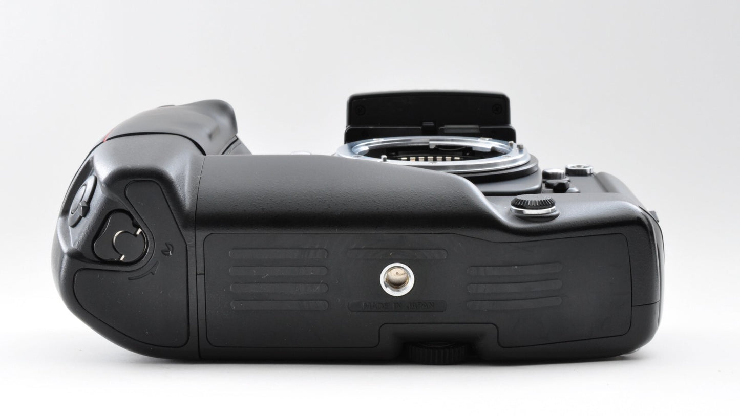 Nikon F4S MB-21 35mm Film Camera AF 70-210mm F/4-5.6 NO LEAK Near Mint Japan