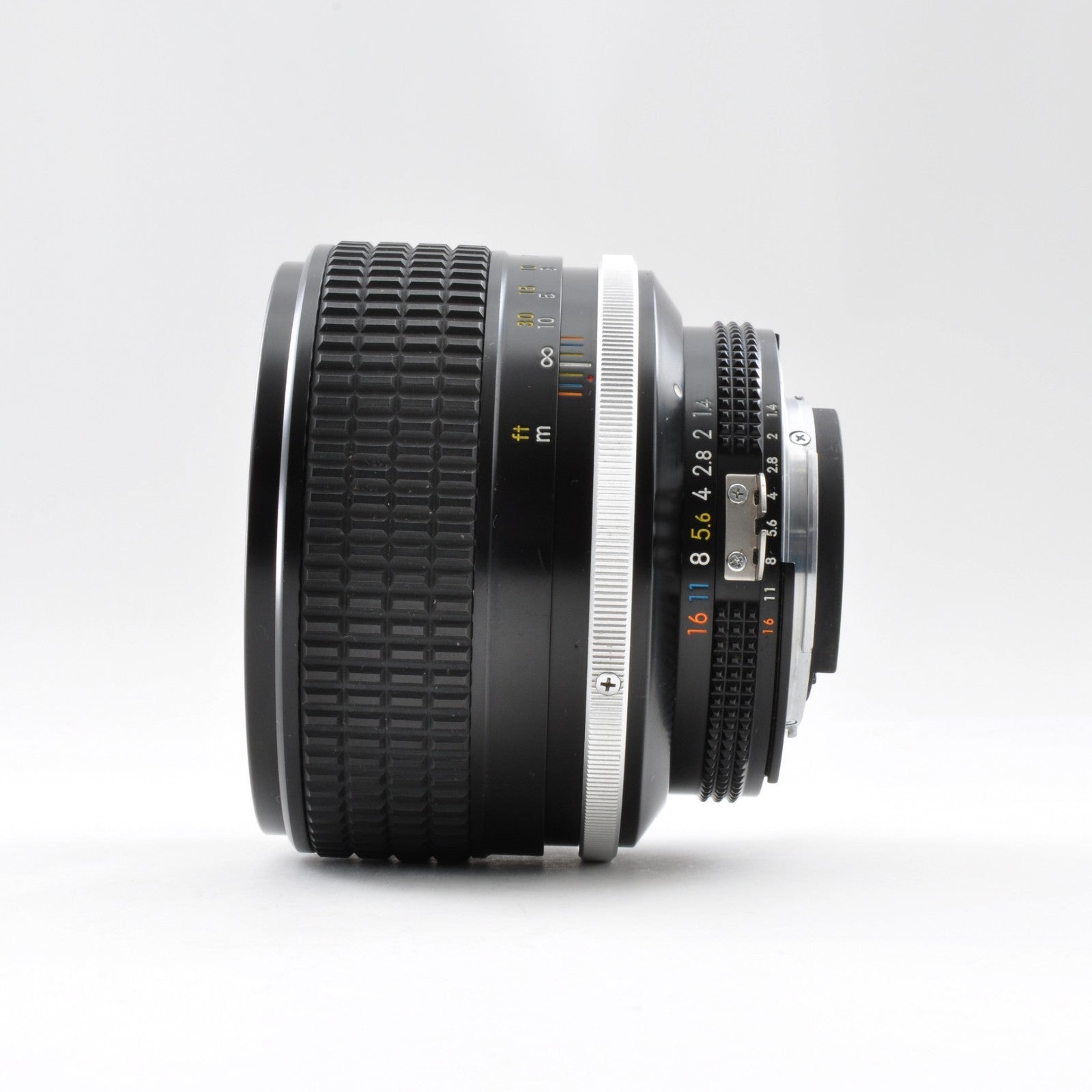 Nikon Ai-s Ais NIKKOR 85mm F/1.4 Portrait MF Lens w/Hood Excellent5 Japan 0235