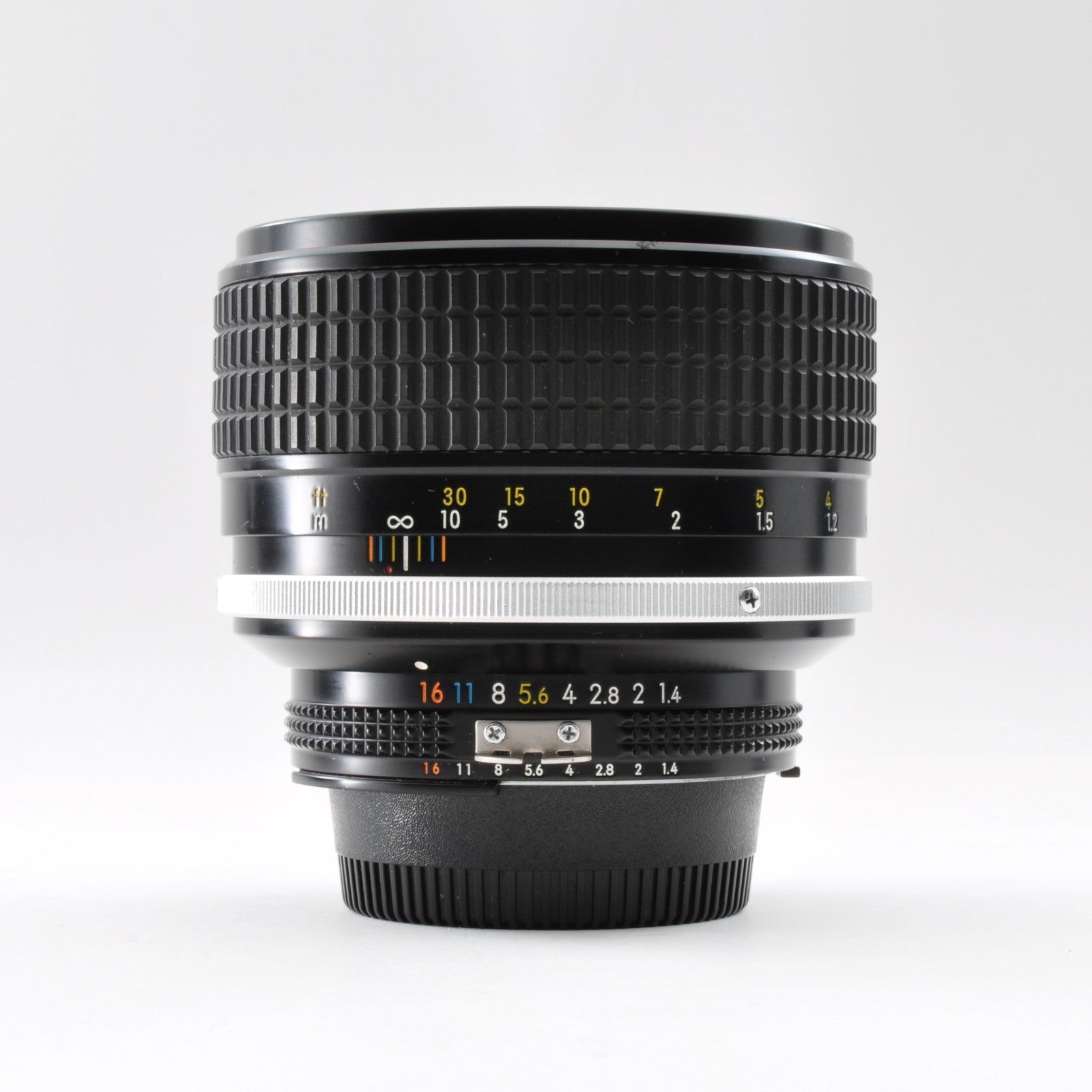 Nikon Ai-s Ais NIKKOR 85mm F/1.4 Portrait MF Lens w/Hood Excellent5 Japan 0235