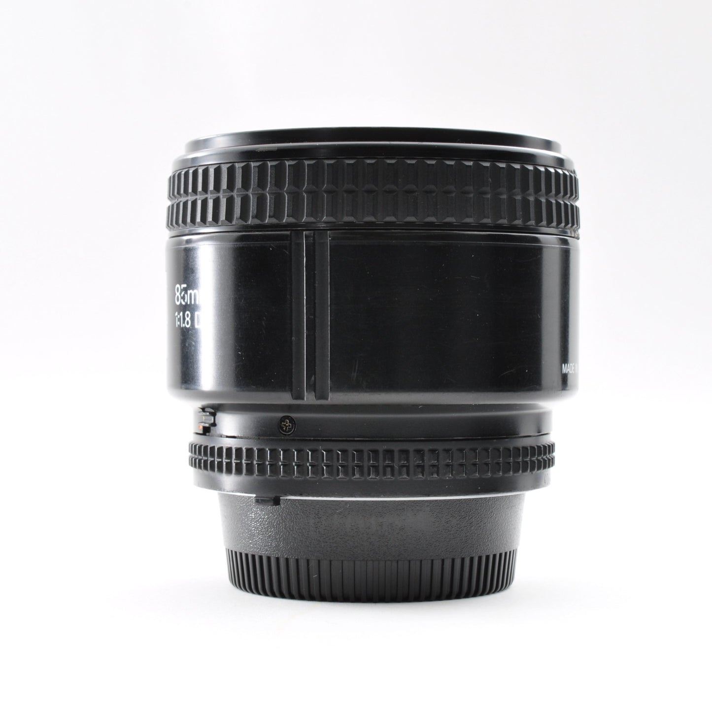 Nikon AF Nikkor 85mm F/1.8 D Portrait Lens w/Hood Excellent+++++ From Japan 0240