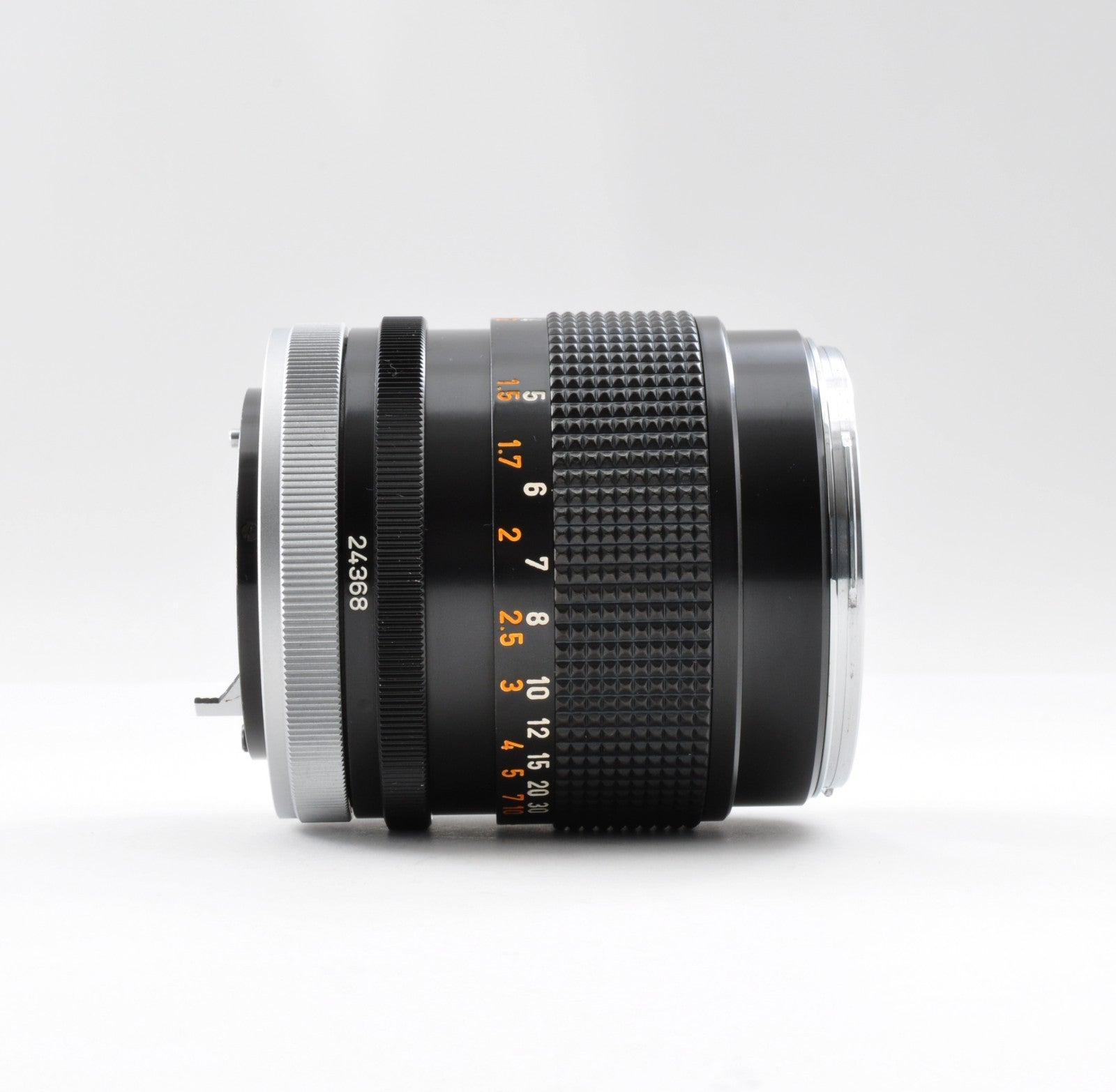 Canon FD 100mm f/2.8 Silver Nose "O" Portrait Prime MF Lens NEAR MINT Japan 0305