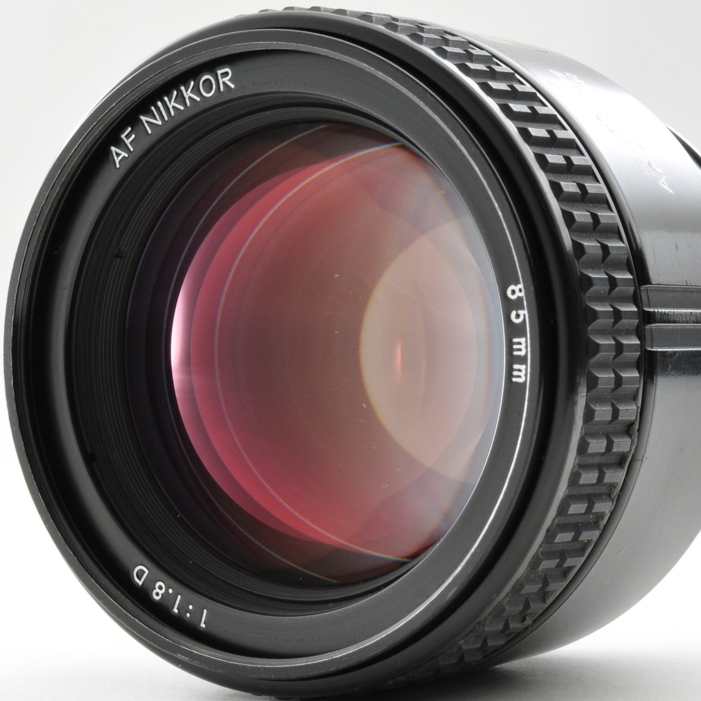 Nikon AF Nikkor 85mm F/1.8 D Portrait Lens w/Hood Excellent+++++ From Japan 0240