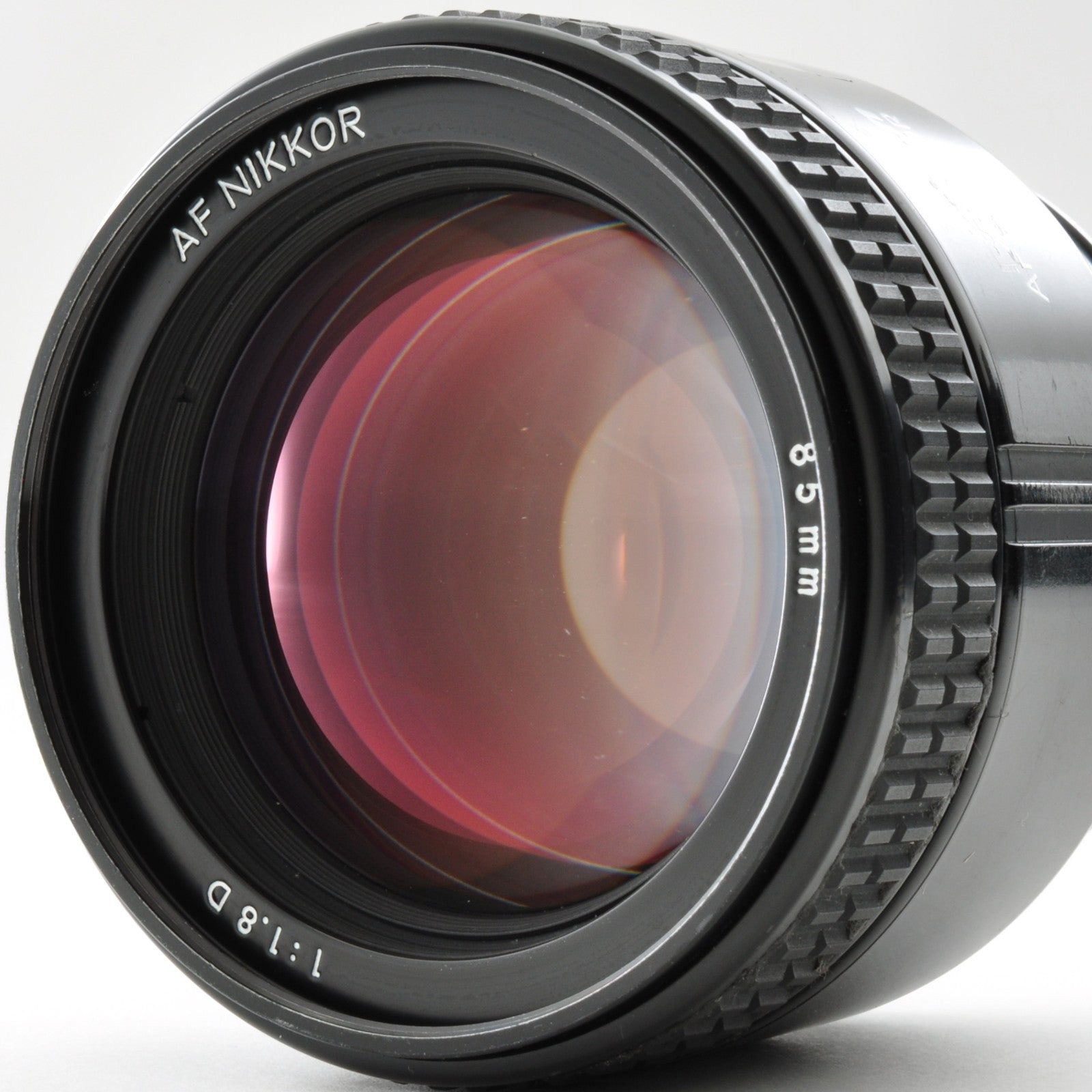 Nikon AF Nikkor 85mm F/1.8 D Portrait Lens w/Hood Excellent+++++ From Japan 0240