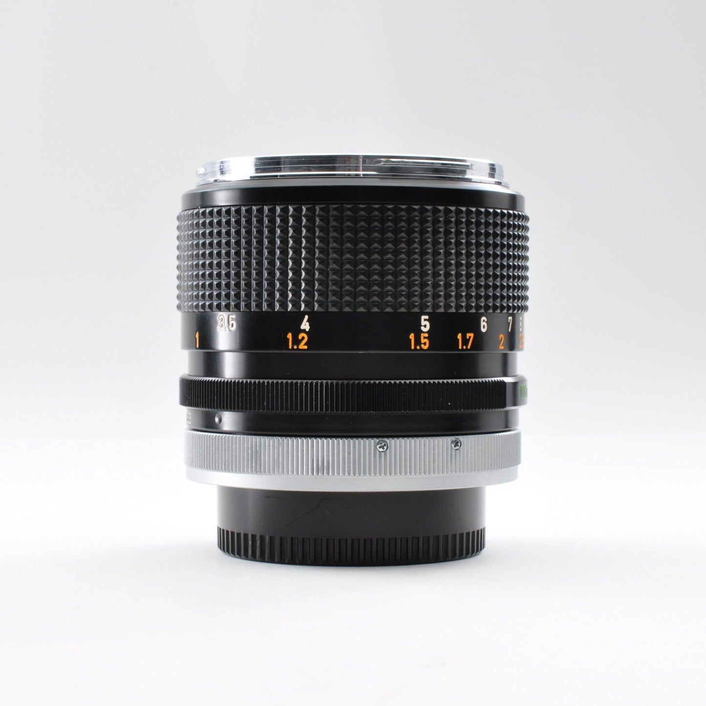 Canon FD 100mm f/2.8 Silver Nose "O" Portrait Prime MF Lens NEAR MINT Japan 0305
