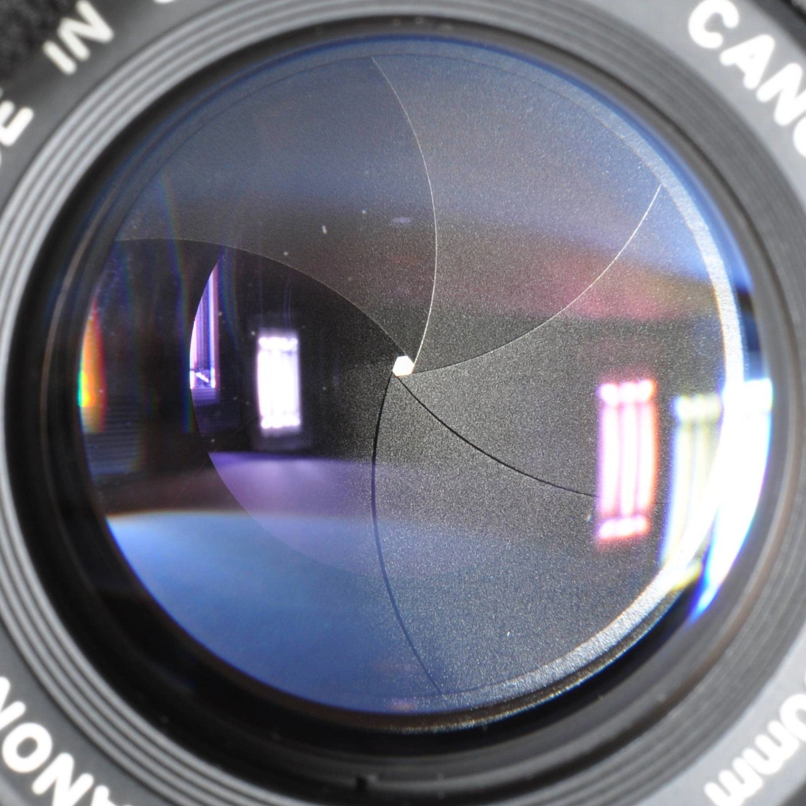 Canon New FD 100mm f/2.8 MF Portrait Lens w/Filter Near Mint