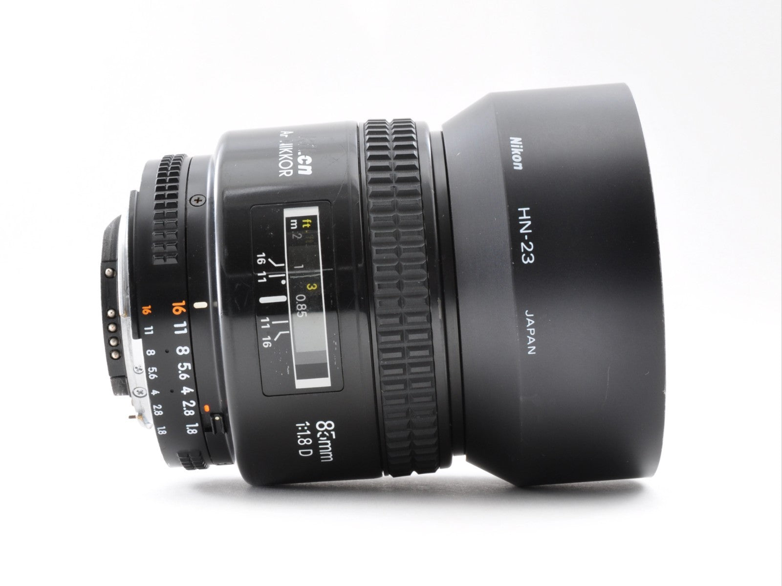 Nikon AF Nikkor 85mm F/1.8 D Portrait Lens w/Hood Excellent+++++ From Japan 0240