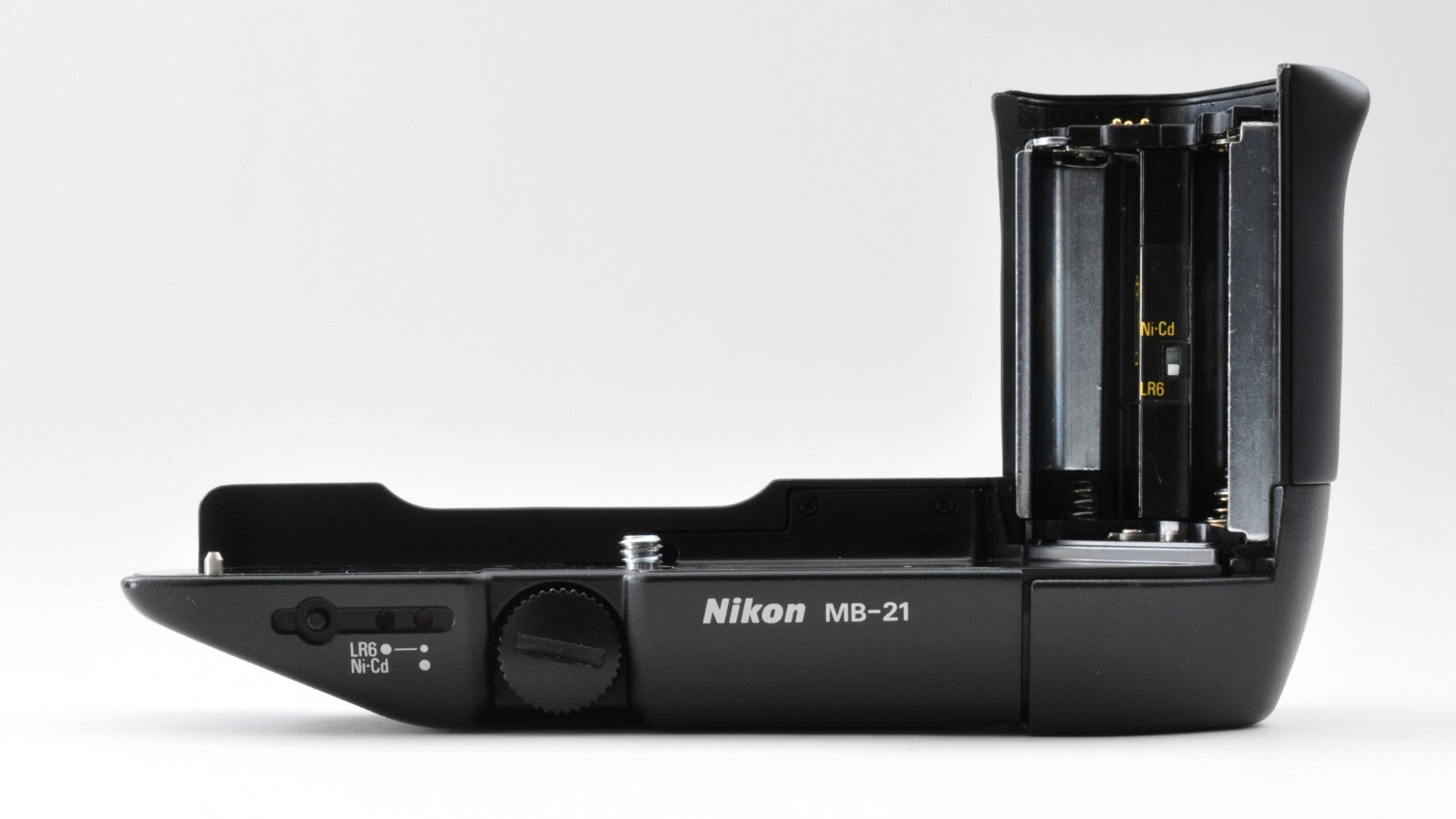 Nikon F4S MB-21 35mm Film Camera AF 70-210mm F/4-5.6 NO LEAK Near Mint Japan