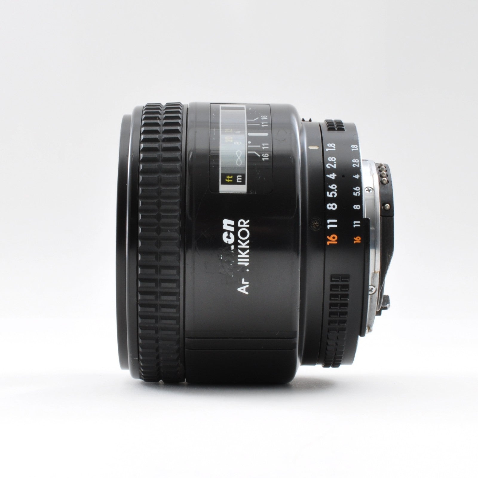Nikon AF Nikkor 85mm F/1.8 D Portrait Lens w/Hood Excellent+++++ From Japan 0240
