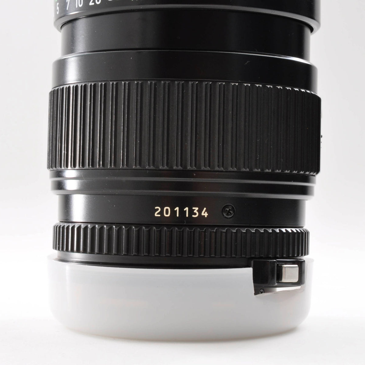 Canon New FD NFD 35-105mm f/3.5 MF Zoom Macro Lens w/Hood Near Mint From Japan 0326