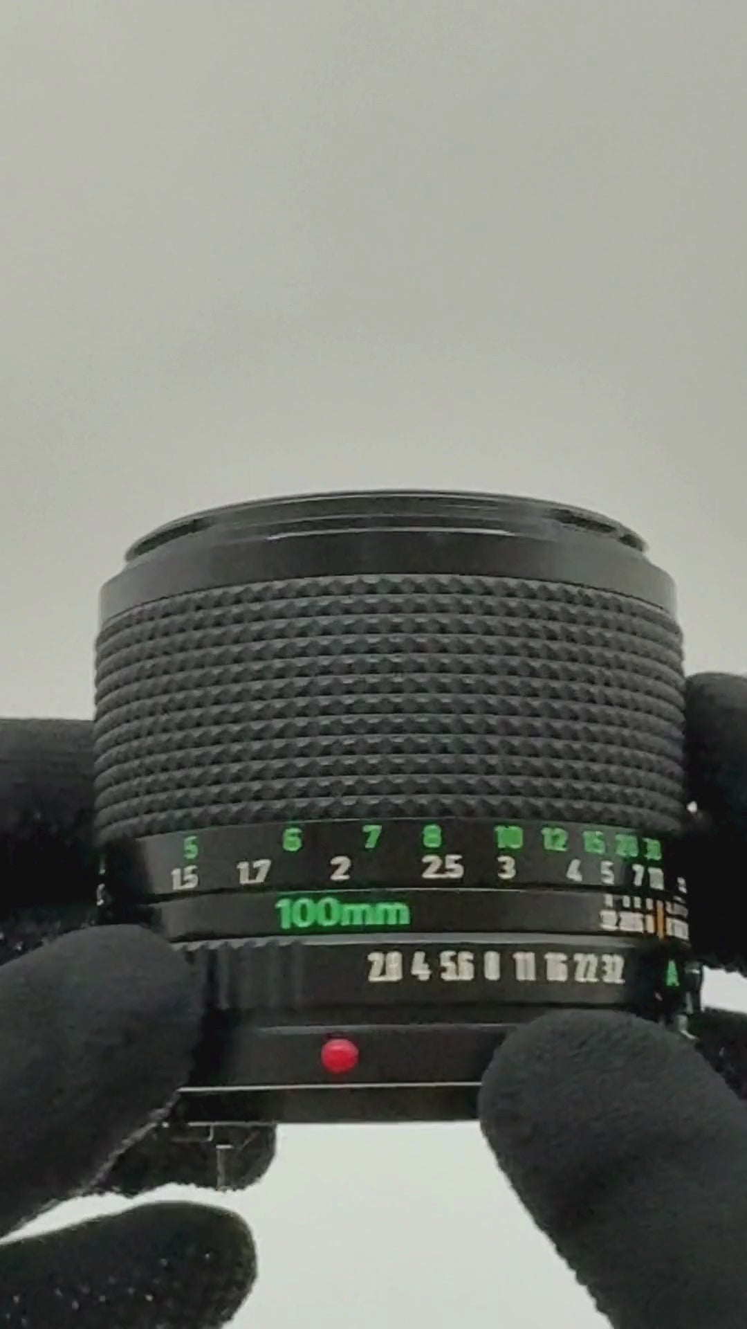 Canon New FD 100mm f/2.8 MF Portrait Lens w/Filter Near Mint